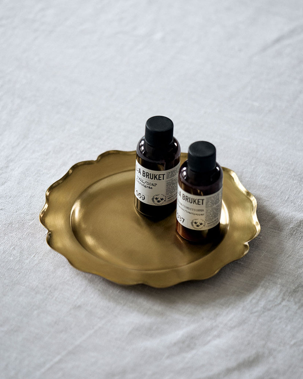 Brass Ruffle Edge Tray (M)