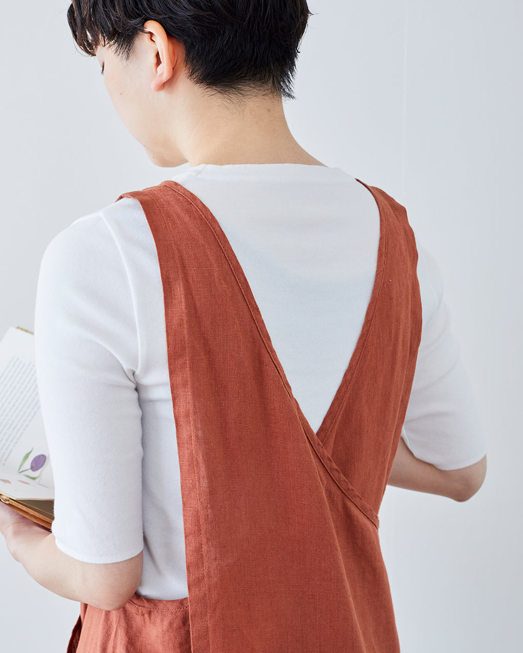 Linen Over Dress Apron: Pain Brule