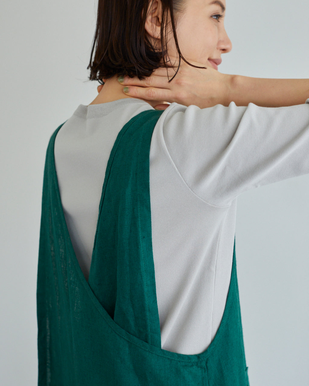 Linen Over Dress Apron: Vert