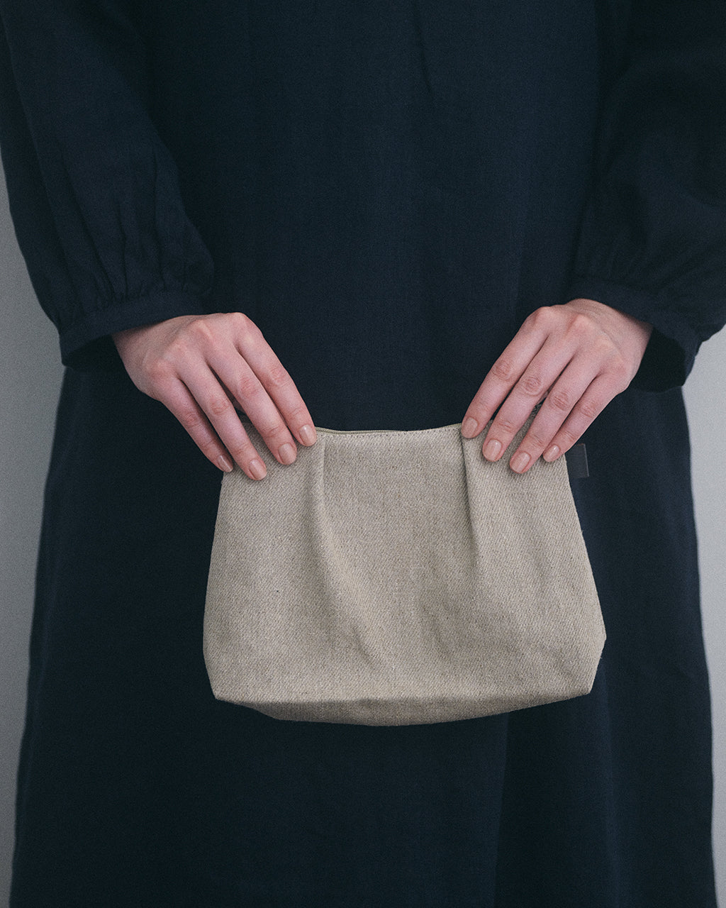 Seg Pouch (M): Natural