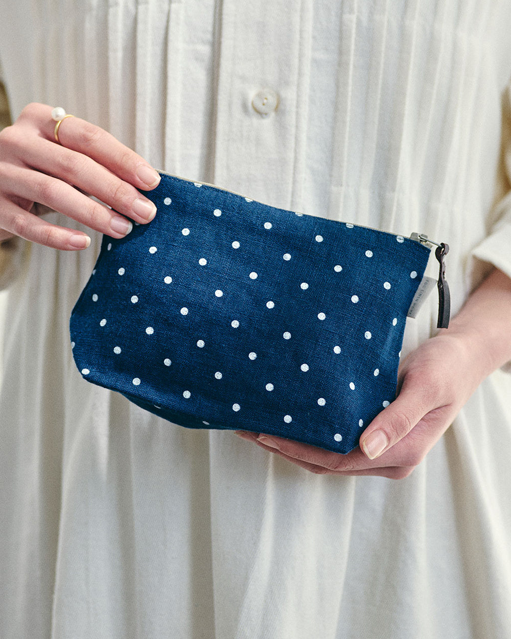 Chris Linen Pouch: Navy Dot