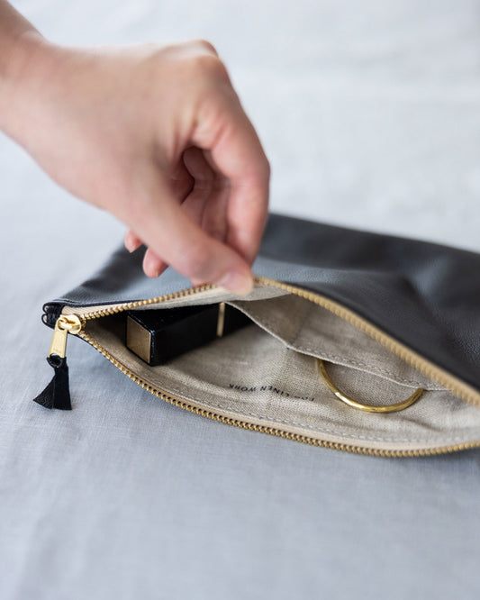 Joseph Leather Pouch (M)